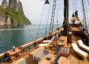 Komodo Magic Island