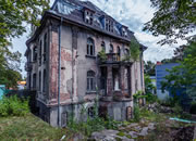 Deserted Villa Escape